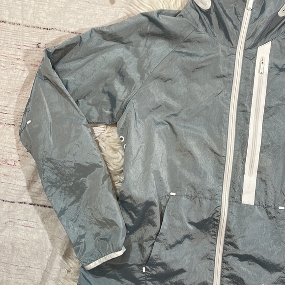 Nike Tech Aeroshield Moto Cape Jacket Dove Grey - Picture 4 of 12